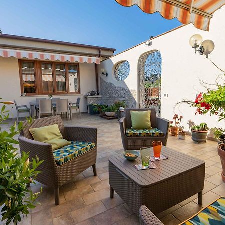 Sunny Courtyard Apartamento Piombino Exterior foto