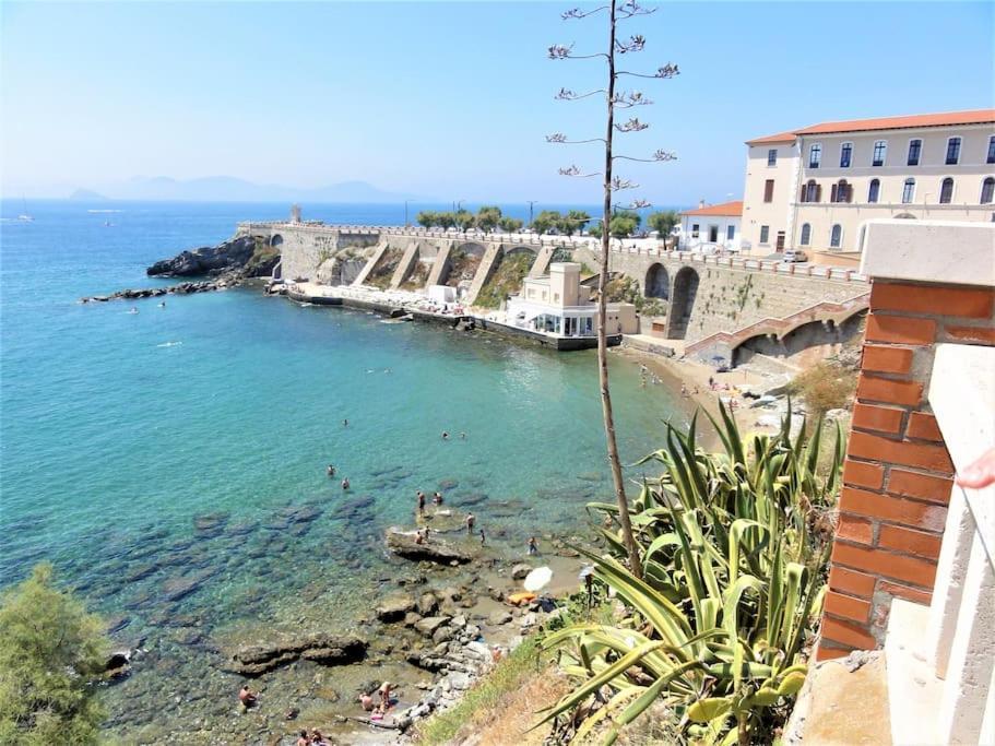 Sunny Courtyard Apartamento Piombino Exterior foto