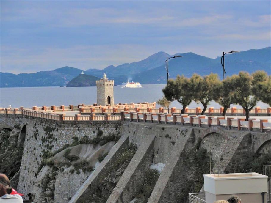 Sunny Courtyard Apartamento Piombino Exterior foto